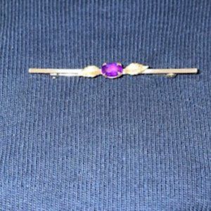 Vintage Krementz Bar Pin Leaves with Gemstone